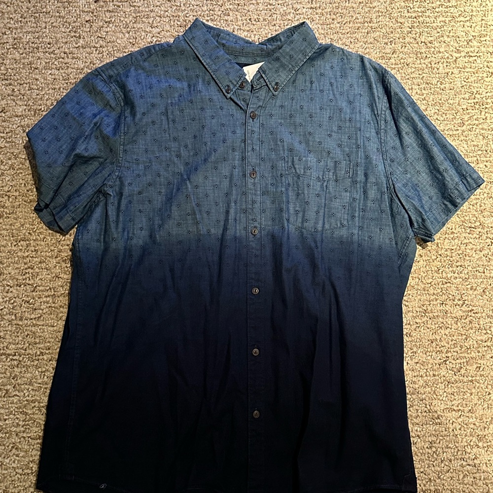 American eagle button down